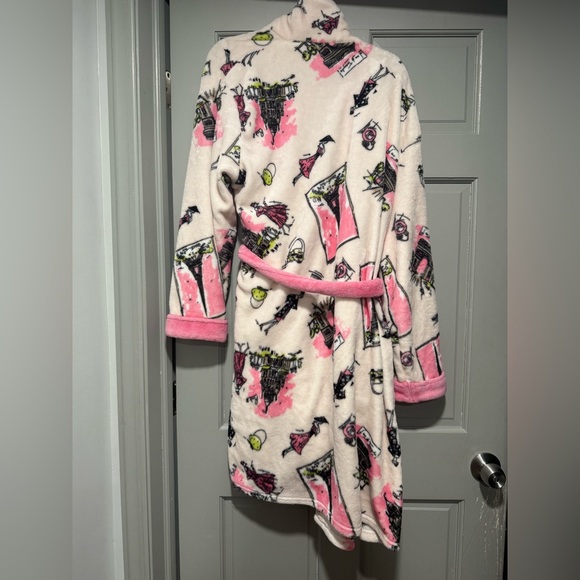 Women’s Robe - Picture 2 of 2